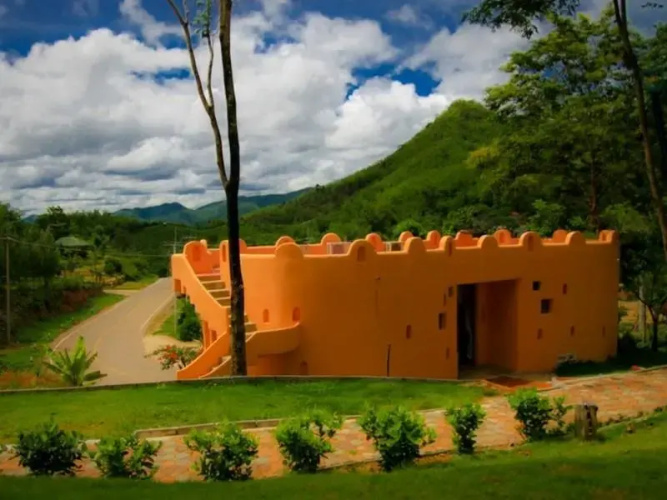 Aulong Resort