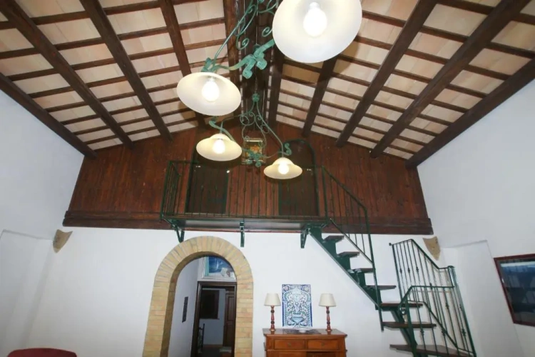 4 Bedrooms Cottage