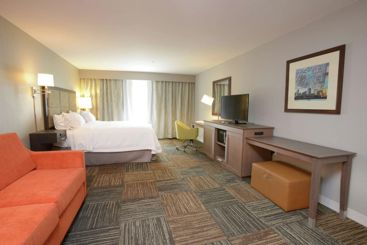 Hampton Inn & Suites Cincinnati / Kenwood