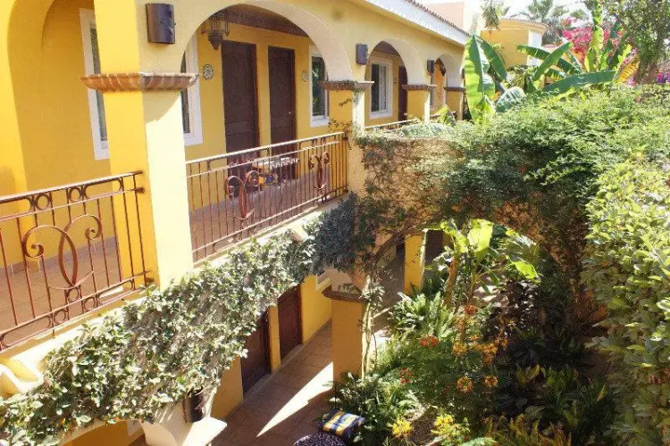 El Encanto Inn