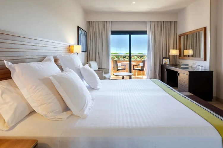 Superior Double Pool room
