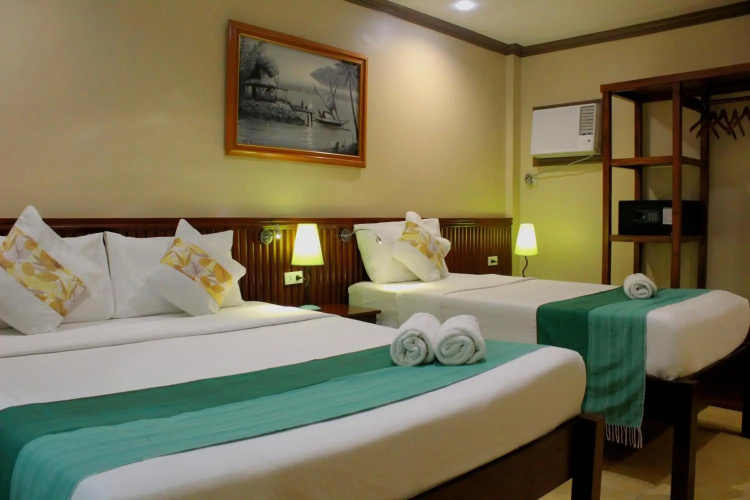 P and M Final Option Hotel