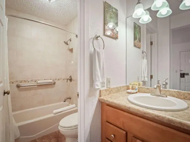 1 Bedroom Suite with balcony and with garden view