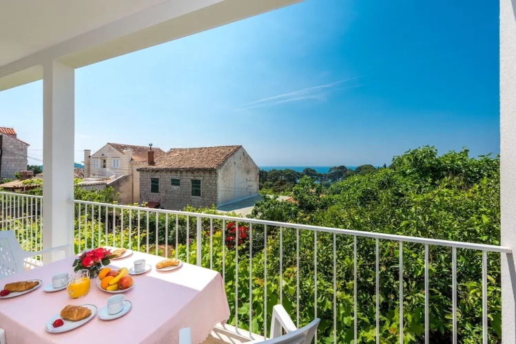 3 Bedrooms Apartment with balcony