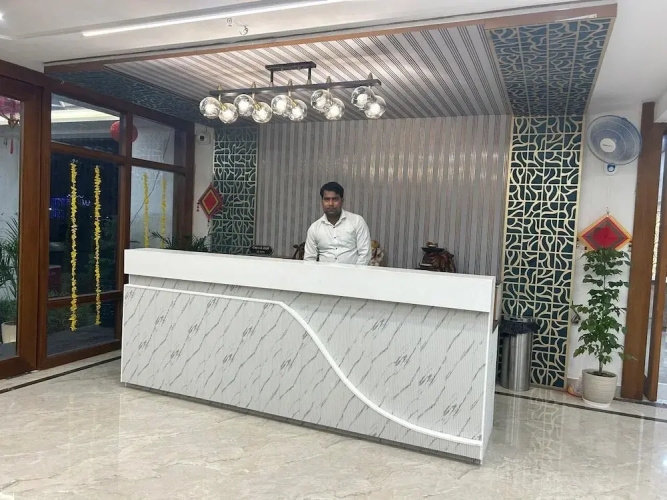 Frosty Fern Hotel & Resort