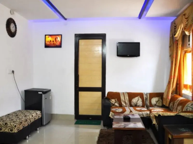 Hotel Pukhraj