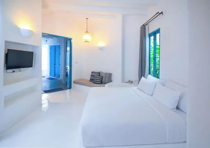 Deluxe Basement room with balcony