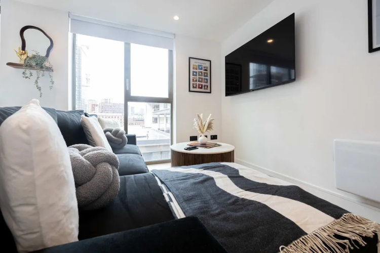 Supernova Suite City Views
