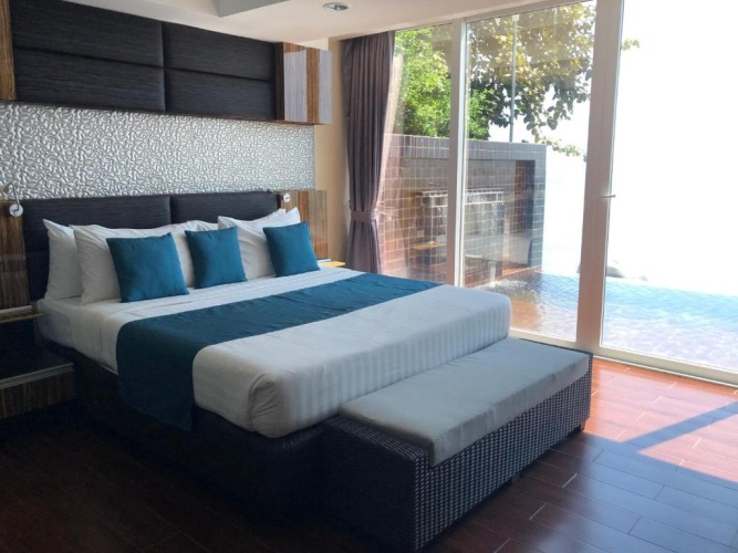 2 Bedrooms Pool Suite with sea view