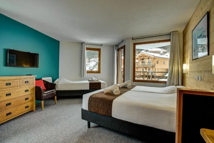 Standard Triple room