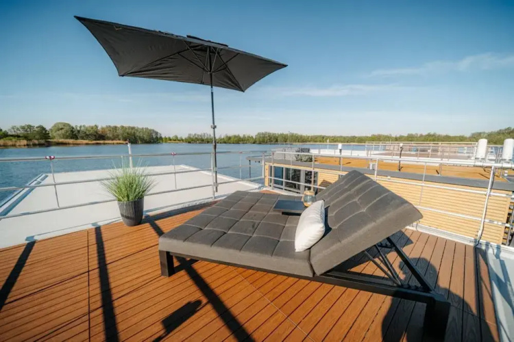 Havel River Houseboat