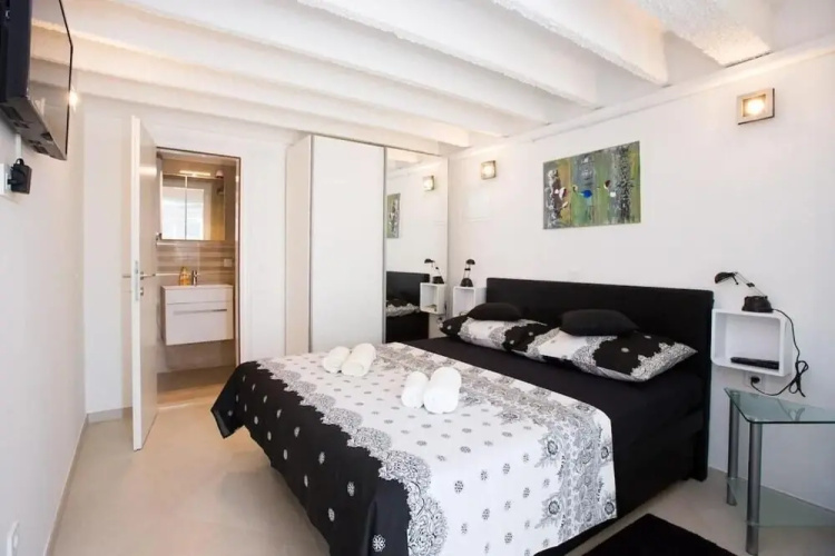 Val Apartments