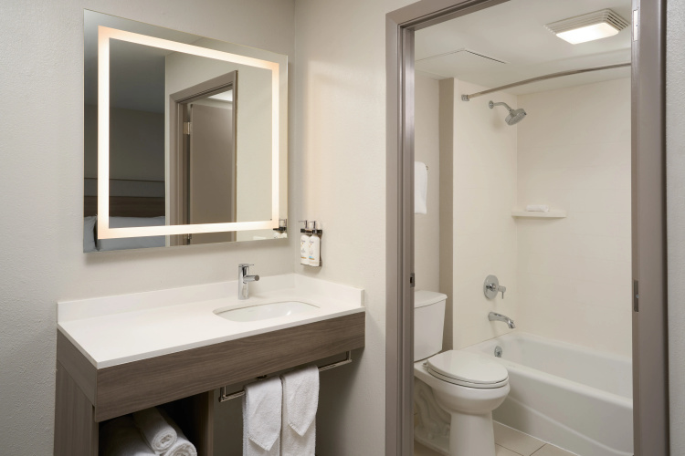 Holiday Inn Express & Suites Kendall East - Miami photo 11