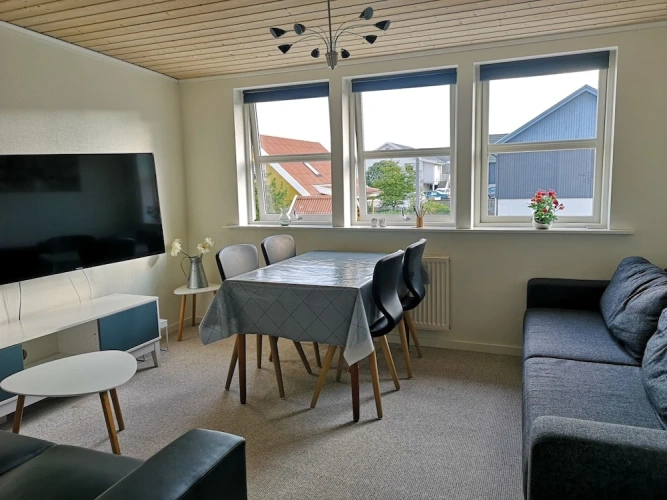 2 Bedrooms Apartment