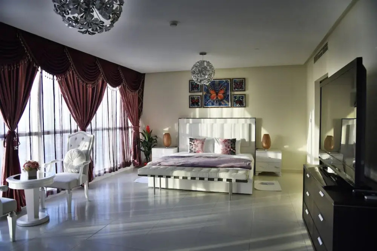 3 BR Spectacular view in Marina