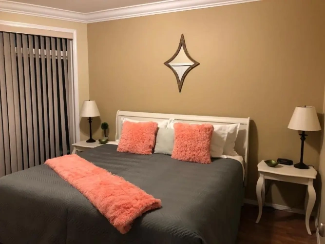2 Bedrooms Apartment
