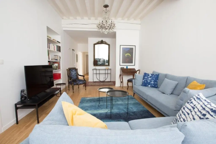 2 Bedrooms Apartment