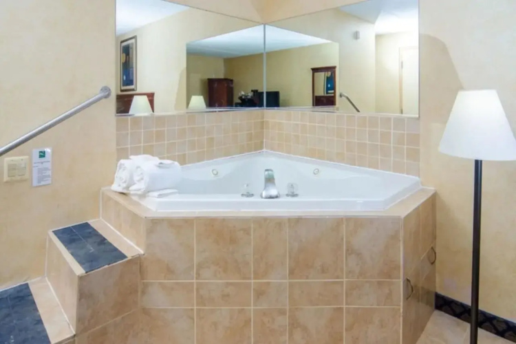 Coldwater Inn & Suites near I 69