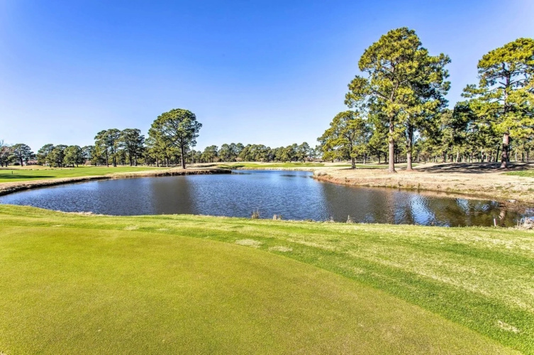 Pool & Golf Course Views: Myrtle Beach Condo