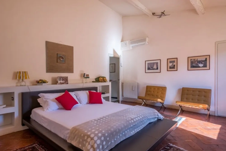 3 Bedrooms Apartment