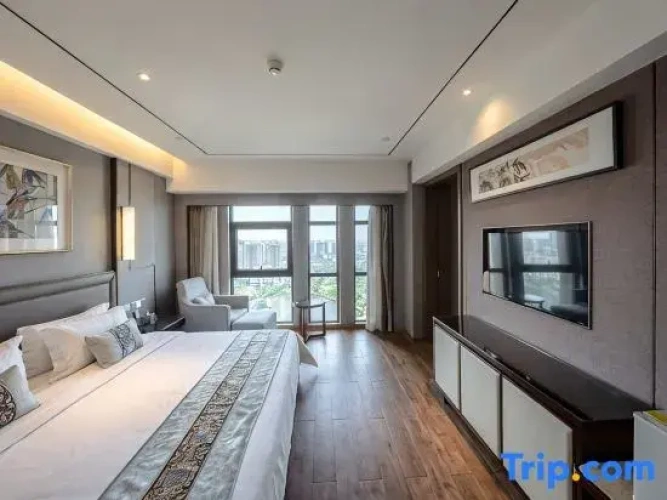 Family Suite with lake view