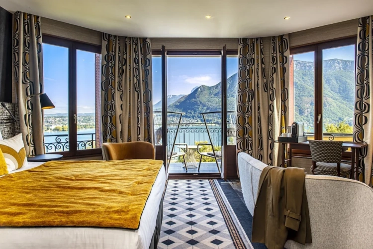 1 Bedroom Privilege Double room with lake view