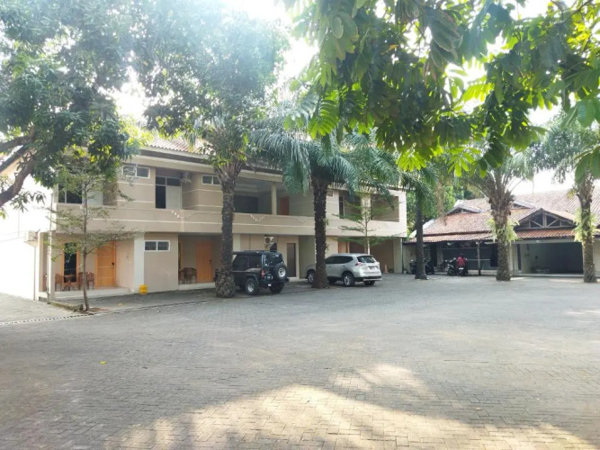 Royal Kencana Hotel