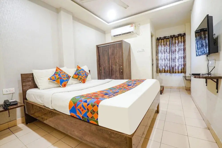 Cafe 8 by OYO Rooms