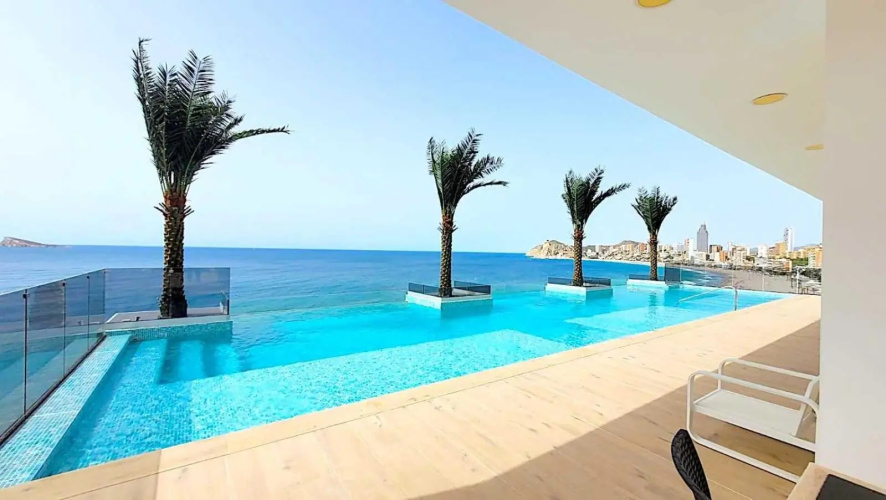 Luxury apartment5 with infinity swimming pool