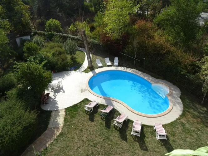 Club Topaz
