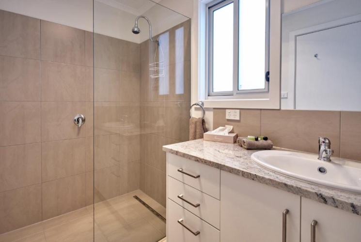 2 Bedrooms Villa