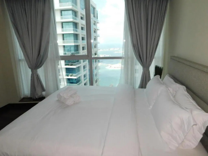Luton Vacation Homes - The Marina Torch
