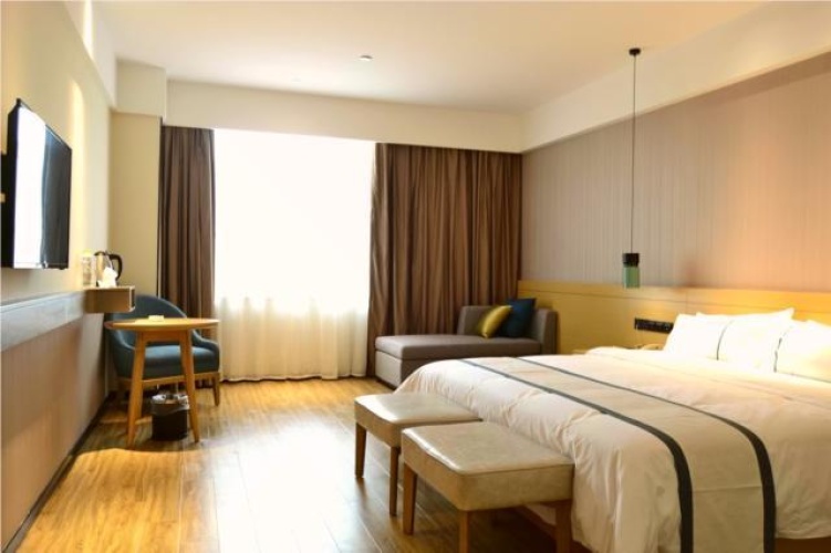 Standard Double room with city view