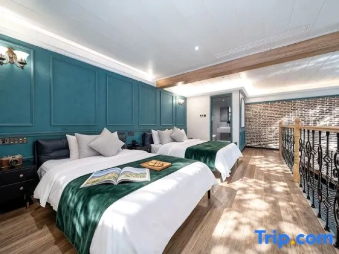 Twin Attic Suite