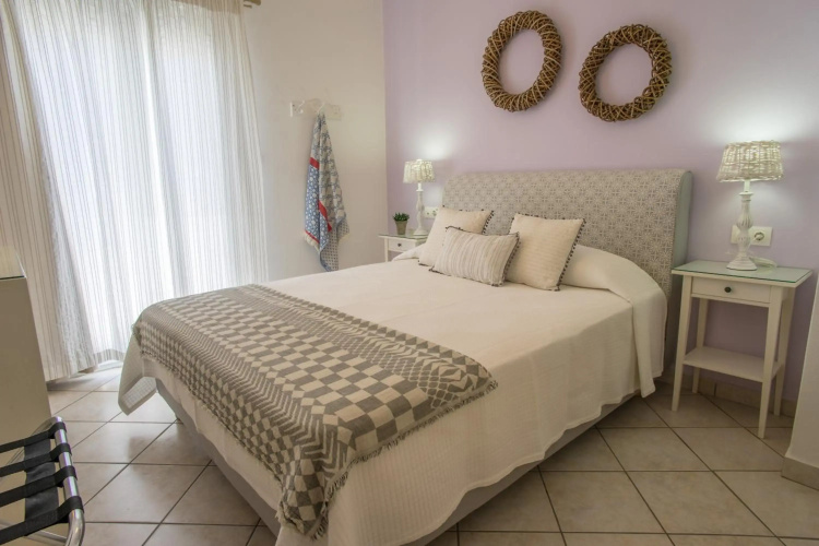 Cyclades Hotel & Studios