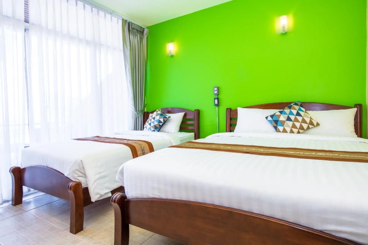Standard Twin room with sea view