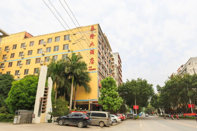 Tyrone Le Grand Large Hotel