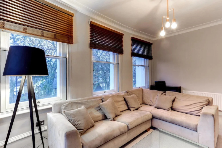 Fulham Large 1 bed Flat in Charming Building