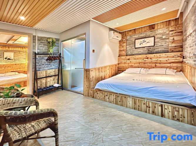 Deluxe Family Suite