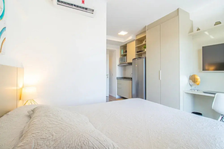 Studio Elegante com Varanda e Tima Localiza o