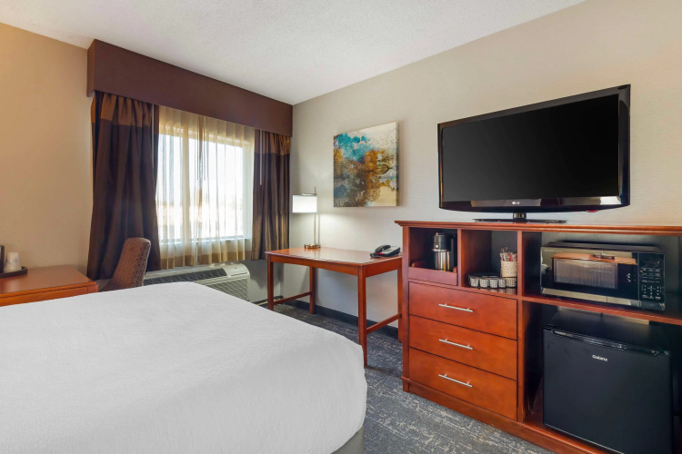 Best Western Plus North Haven Hotel photo 6