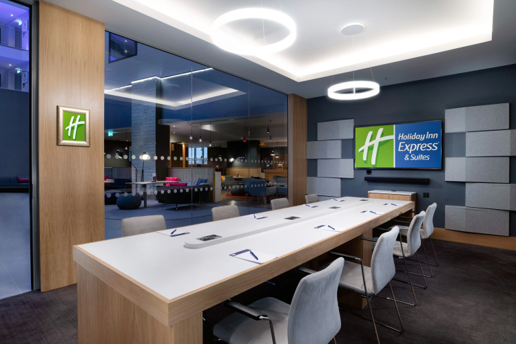 Holiday Inn Express London Heathrow T4 photo 16