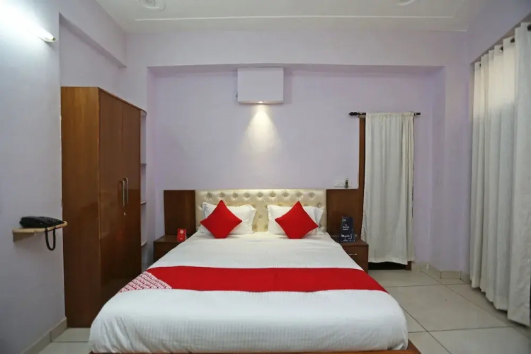OYO 16761 Rk Regency