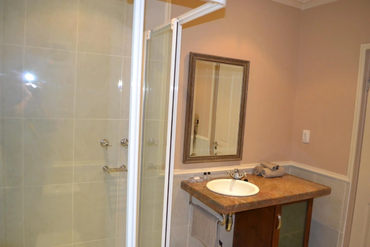 2 Bedrooms Villa