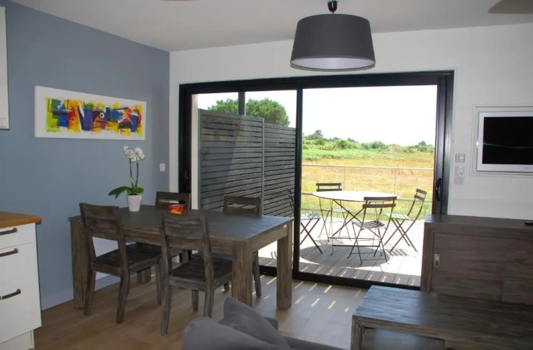 Apartment with garden view