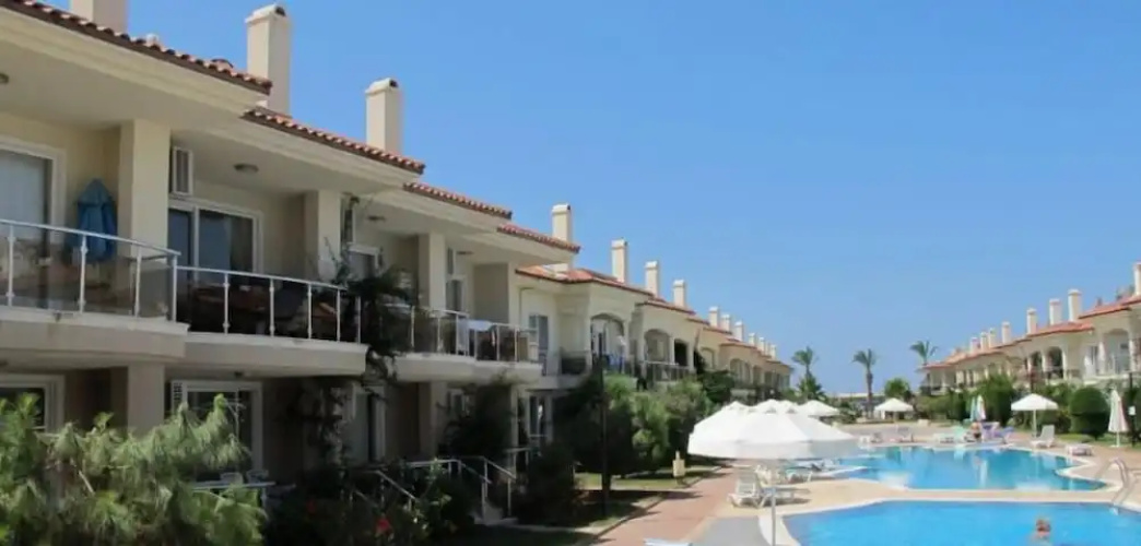 Villa SL06 by JoyLettings