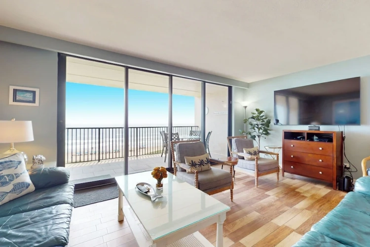 3 Bedrooms Apartment with balcony