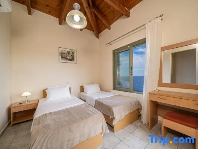 3 Bedrooms Villa