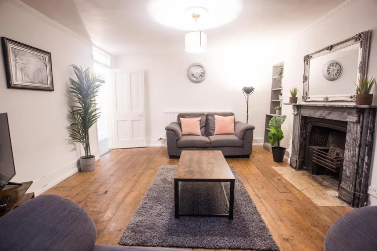 53 Pembroke Rd