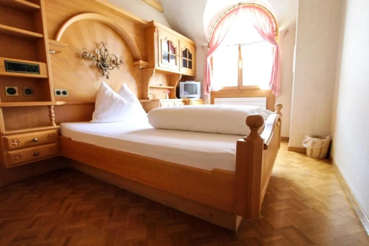 Standard Single room with view